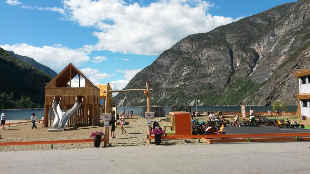 Laerdal Ferie- Og Fritidspark Laerdalsoyri Exterior photo